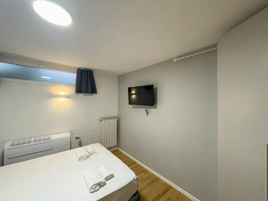 Brunacci Suite, 5 Min To Navigli Milan Italy